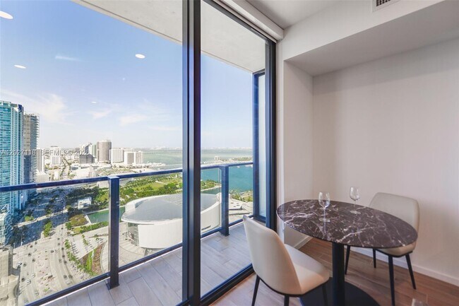 Photo - 398 NE 5th St Unidad 3505