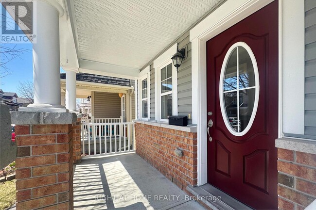 Photo - 348 Gallantry Way