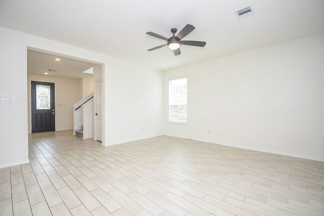 Building Photo - 5027 Hickory Deer Ln