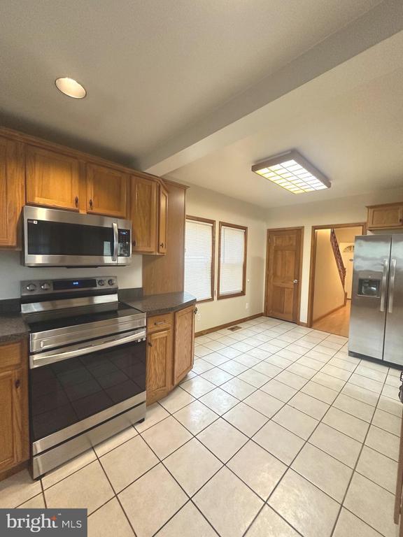 Photo - 700 Schiller Ave