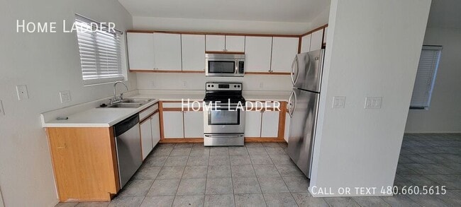 Photo - 8339 W Elm St