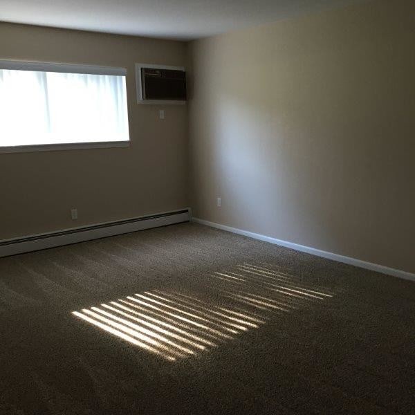 2BR, 1BA - 870SF - The Emerson - Heritage Arms