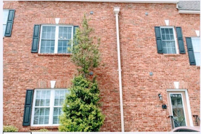Building Photo - Great Location 2 Bedroom Apartment