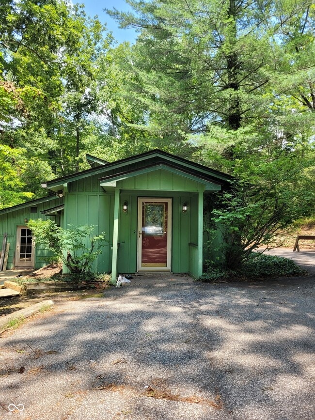 Building Photo - 368 Town Hill Rd W