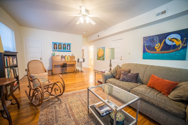 Photo - 3513 Wyandotte St Unit 3N