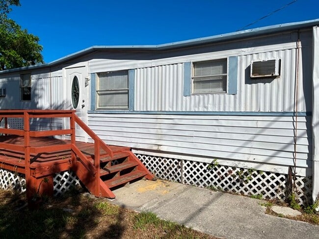 Building Photo - Spacious 3/2 Mobile Home