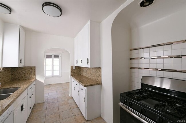 Building Photo - 915 S Le Doux Rd Rental