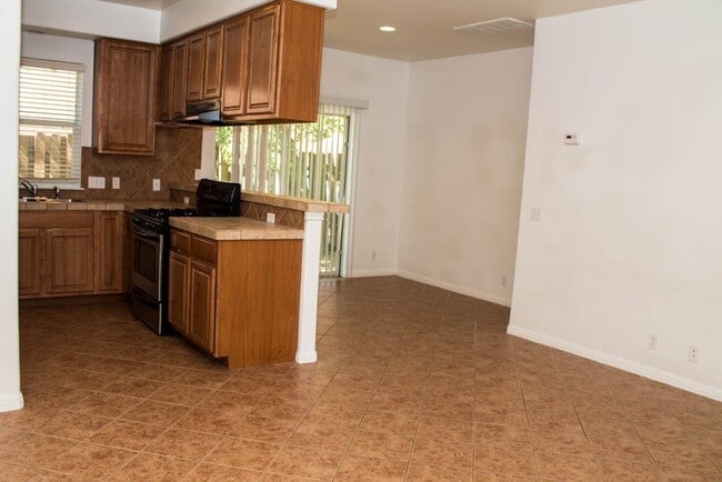 Photo - 1904 W 42nd St Unidad B