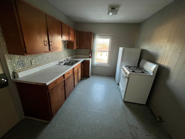 Photo - 103 W 1st St Unit C