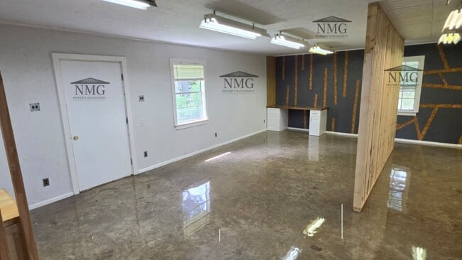 945 Park Ln