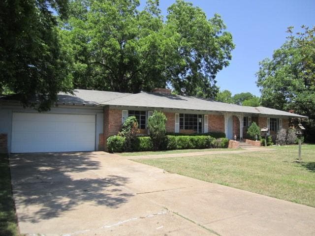 Photo - 703 W Main St House