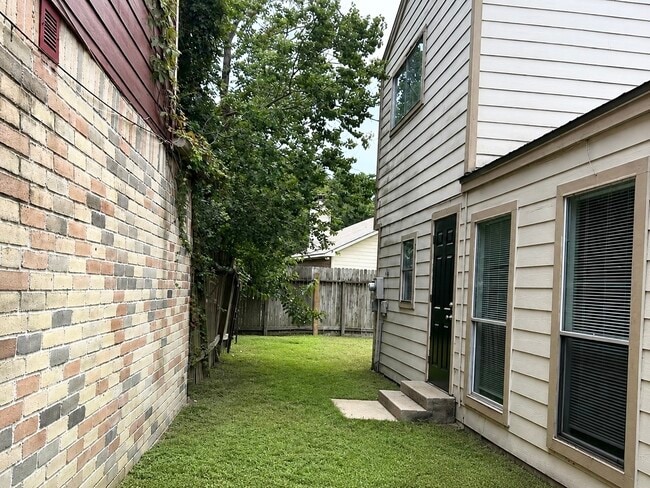 11923 Lakewood W Dr