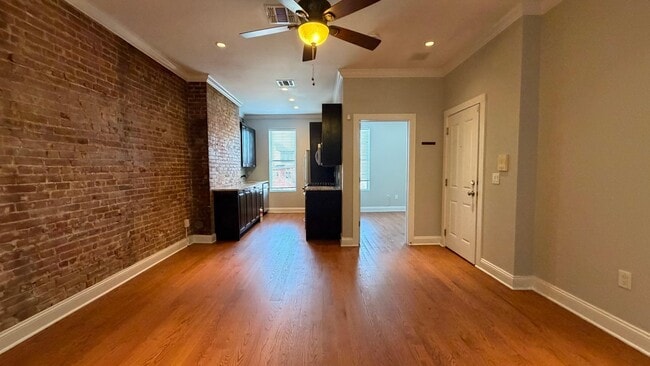 Building Photo - 807 Garden St Unit 7