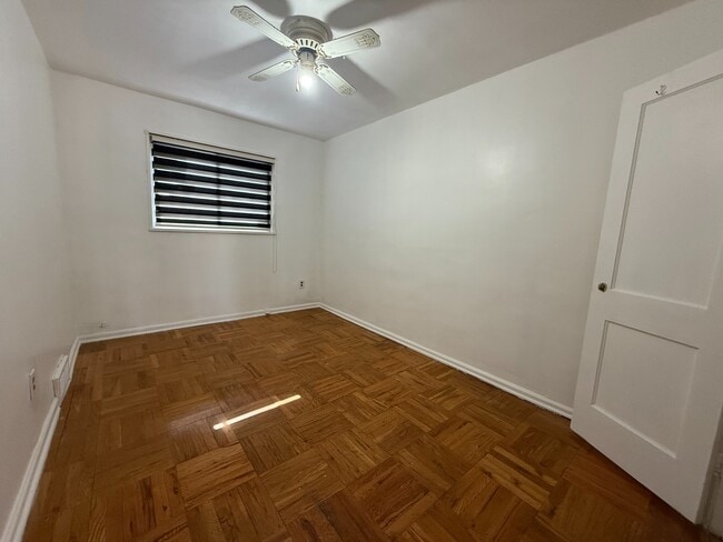Photo - 5556 Wheeler St