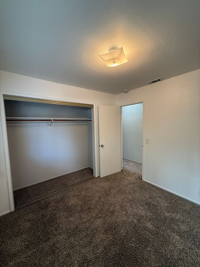 Photo - Beautiful 3 Bed, 2 Bath Home in Prime Location