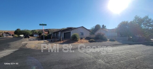 Photo - 776 E Fort Pierce Dr