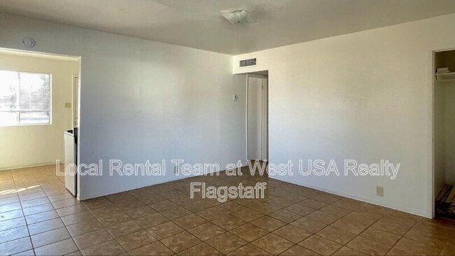 Photo - 117 E Ellery Ave Unit Apt 1
