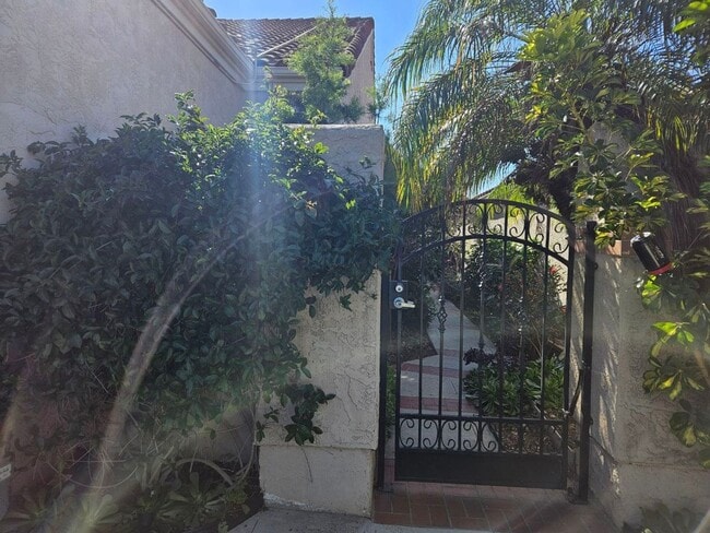 Photo - 1742 Hermosita Dr