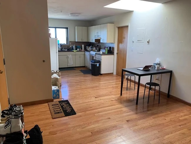 Building Photo - 1066 Commonwealth Ave Unit 702