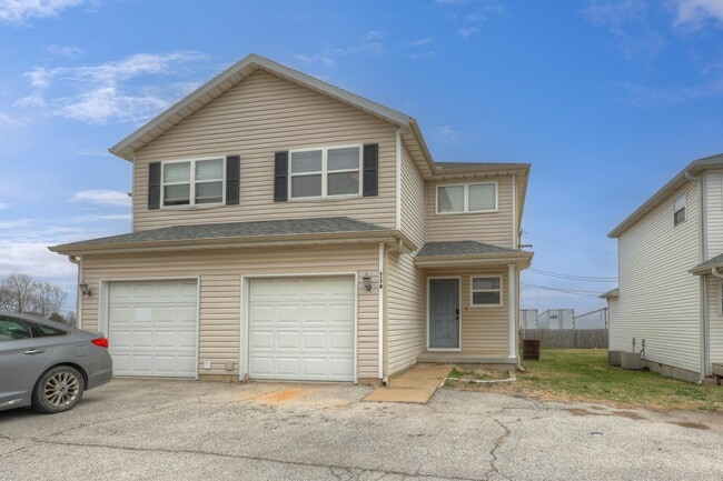 Photo - 627b S Walker St