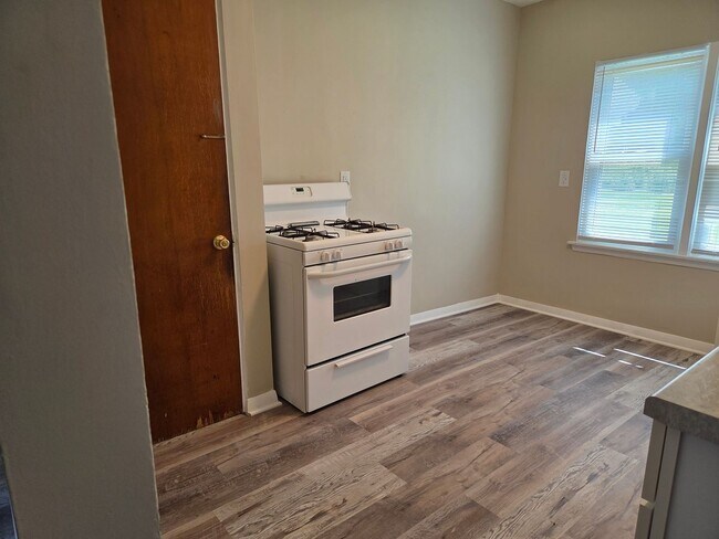 Photo - Kennedy 3rd Unidad Kennedy 3rd Down