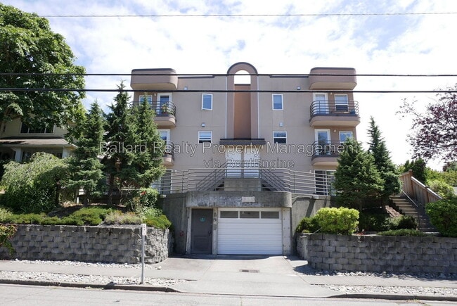 Building Photo - 3216 14th Ave W Unit 202