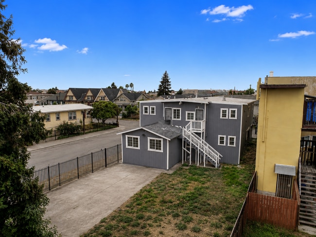 Photo - 400 Bissell Ave Unit 400