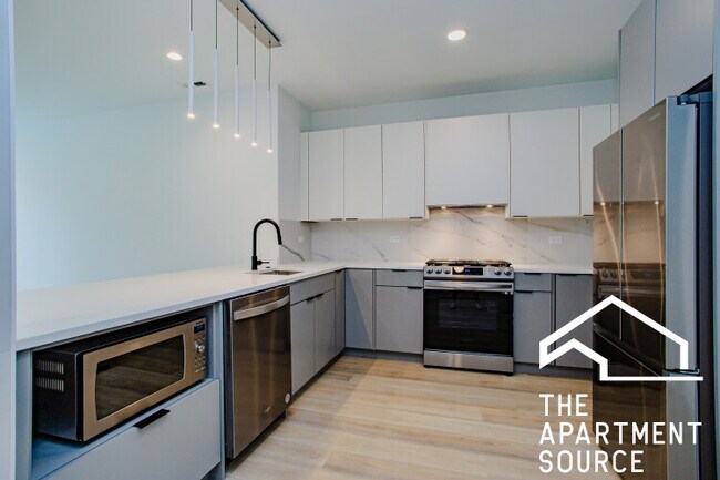 Photo - 3821 N Ashland Ave Unit 102