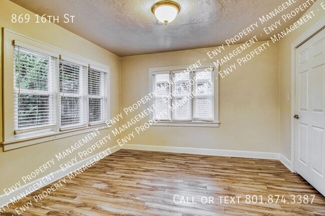 Building Photo - 869 16th St