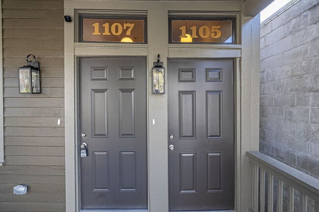 Photo - 1107 E 32nd St