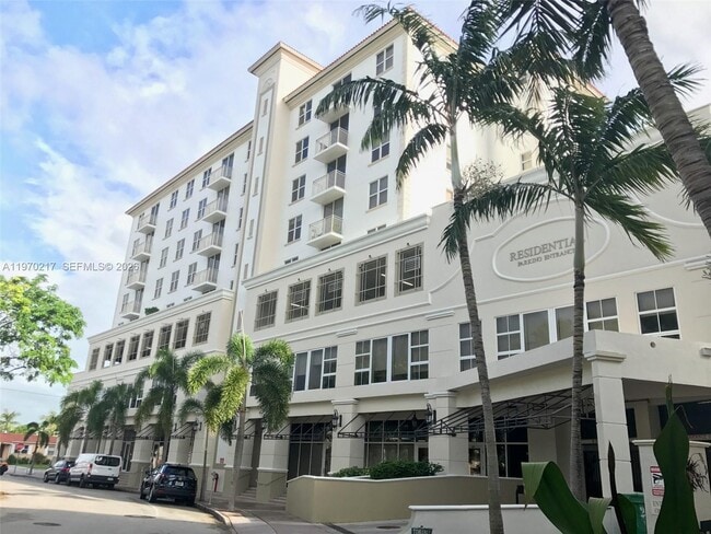 Building Photo - 2030 Douglas Rd Unit 708