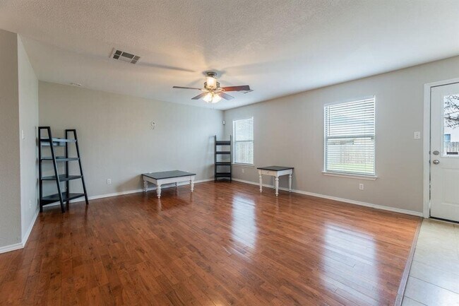 Photo - 191 Black Forest Rd