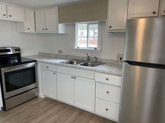 Photo - 2 BED 1 BATH LOCATED IN EAGLE SPRINGS