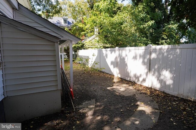 Photo - 611 Locust St