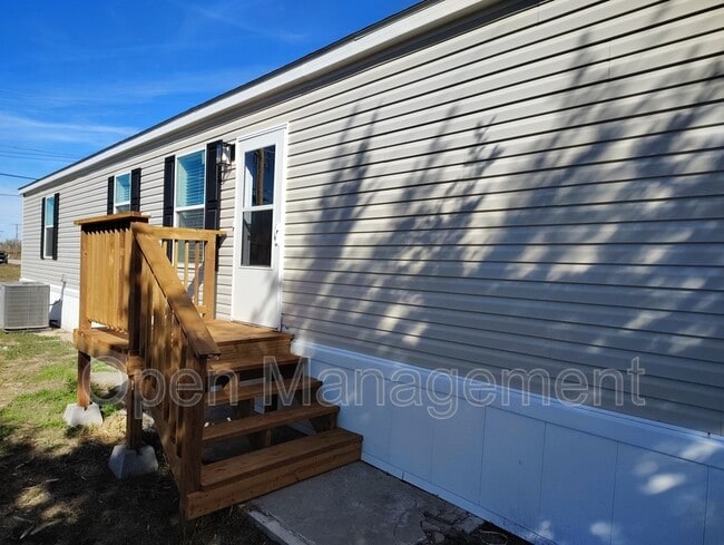 Photo - 120 Terry Blvd