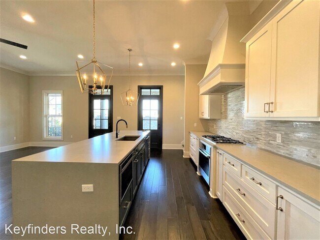 Photo - 4 br, 3 bath House - 2053 Rue Cremieux