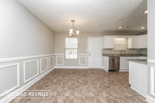 Photo - 3060 Aberdeen Way