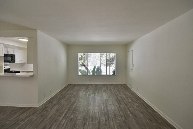 Photo - 14706 Dickens St Unidad 06