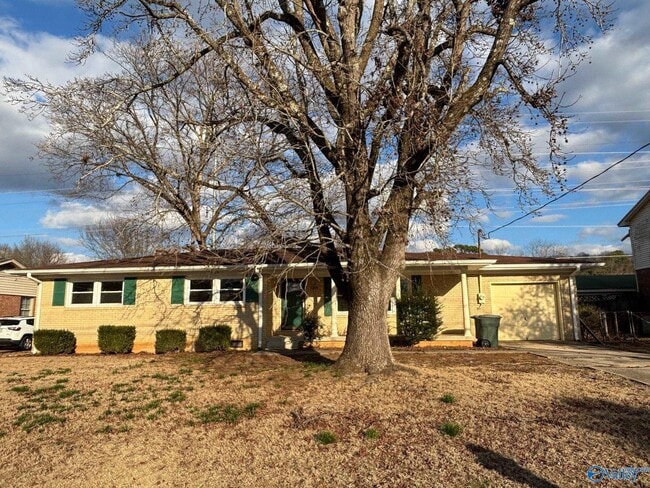 Photo - 11209 Maplecrest Dr SE
