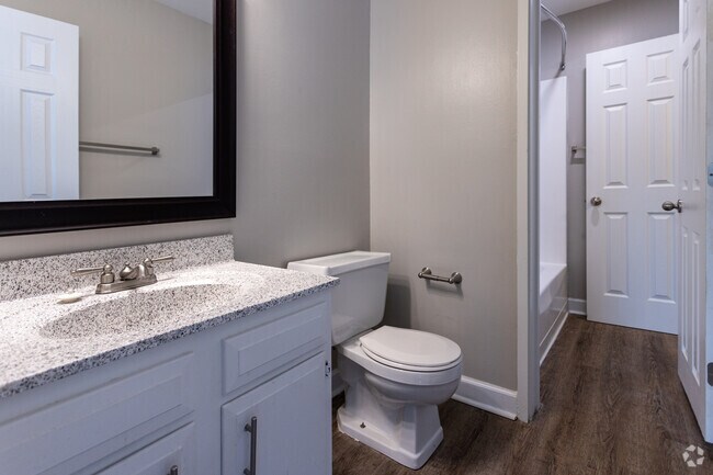 2 BR, 1.5 BA - 1,000SF