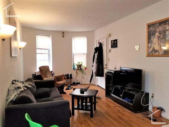 Photo - 2 bed steps to NorthEastern