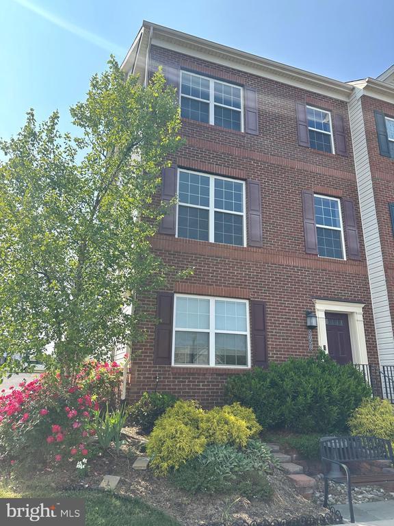Photo - 5050 Judicial Wy Townhome