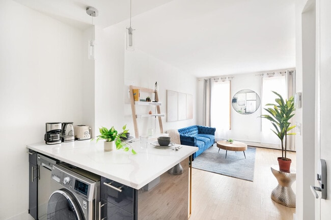 Photo - 1597 York Ave Unidad FL5-ID1021960P