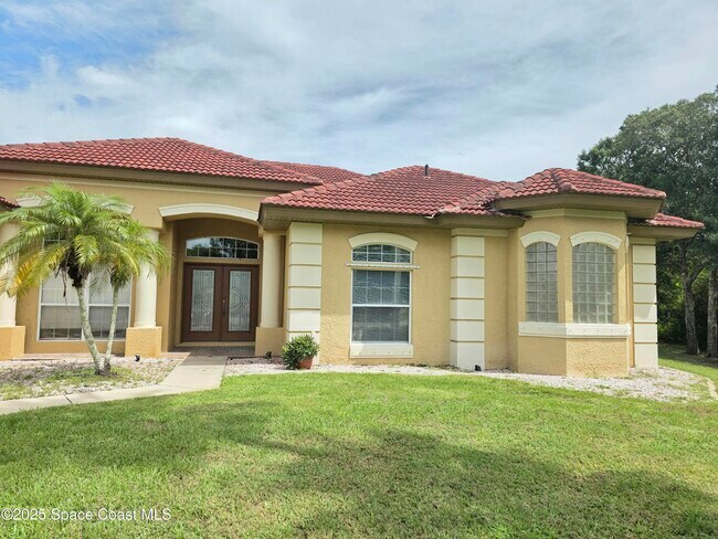 Photo - 4513 Canard Rd