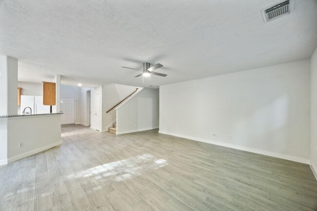 Building Photo - 39 W Sage Creek Pl