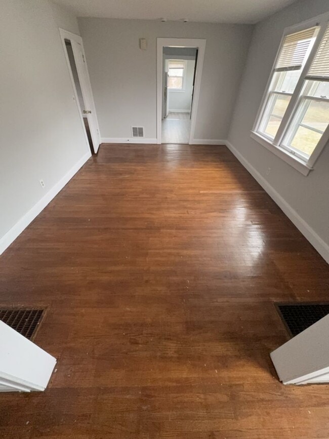 Photo - 960 W Delaware Ave Unit 2