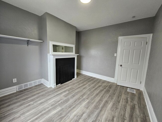 Photo - Fully updated 3 Bedroom 1 Bath Apartment f...