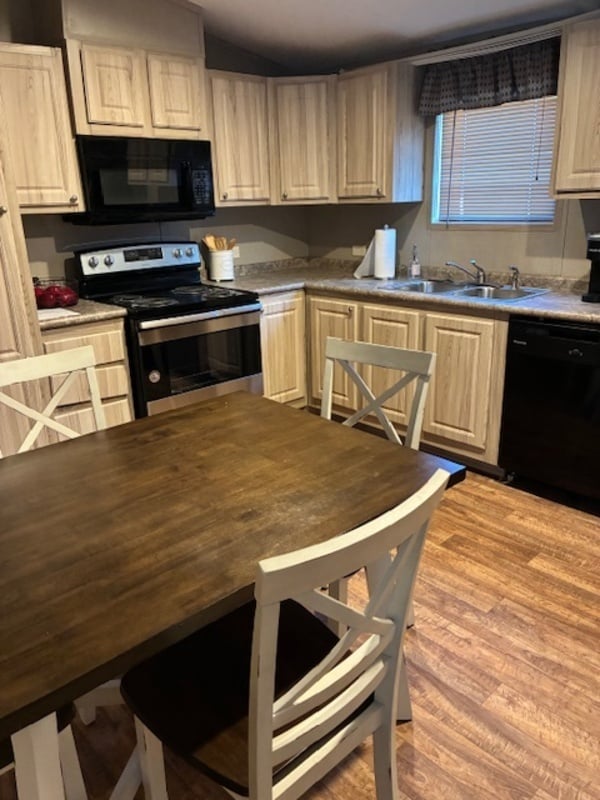 Photo - 156 Weavers Cir