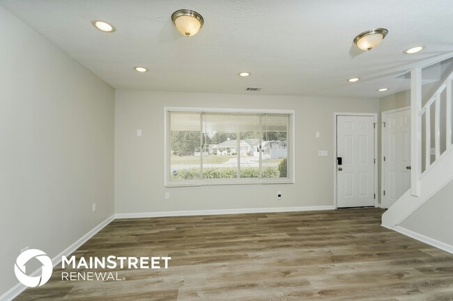 Photo - 9335 Donerail Way