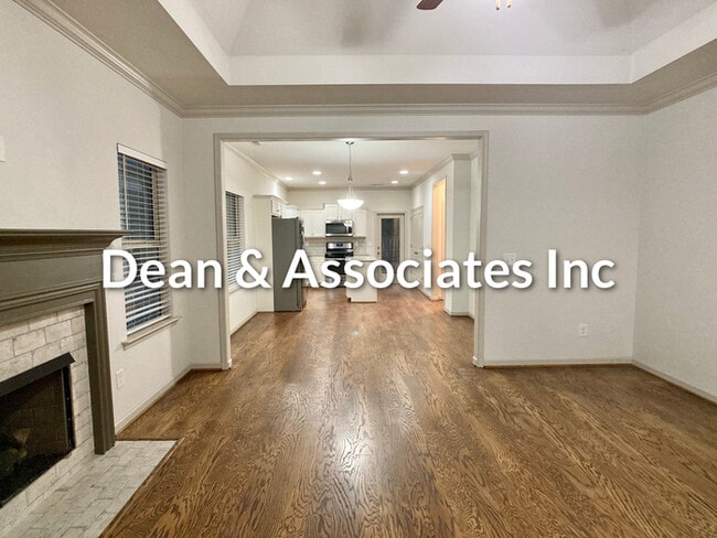 Photo - 2044 Springfield Dr